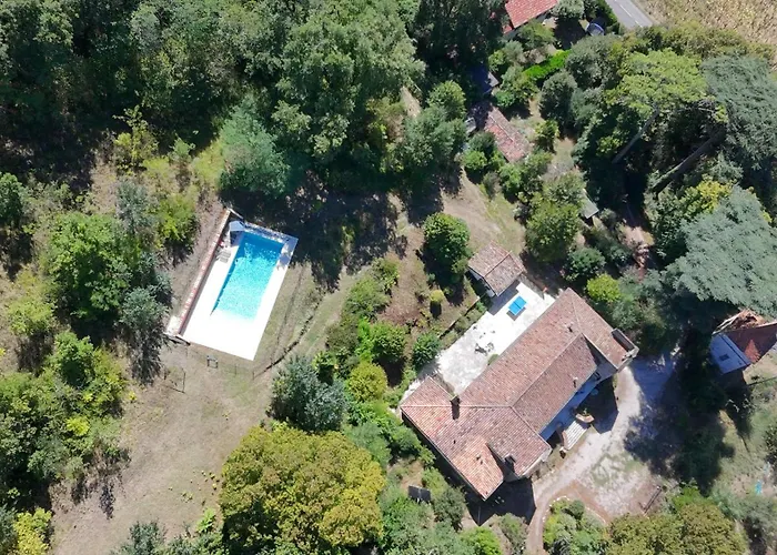 D'etape Et De Sejour- Domainesalamandre-fr - Piscine, Nature, Gr65 Et Teletravail